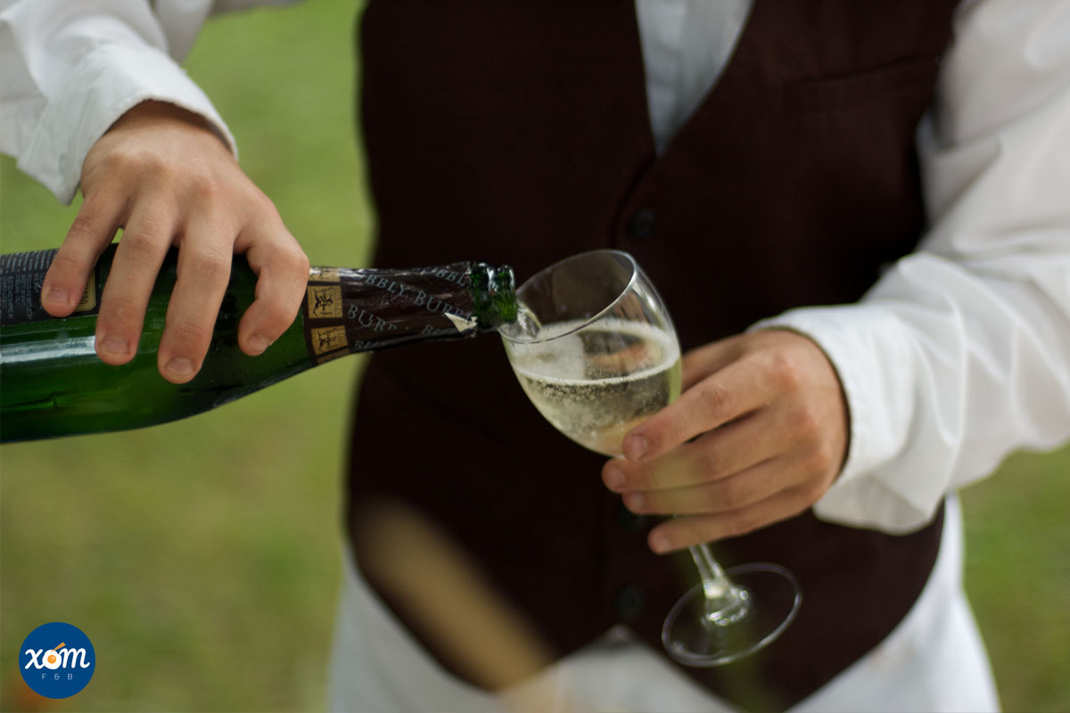 Nguyên tắc khi phục vụ rượu vang 