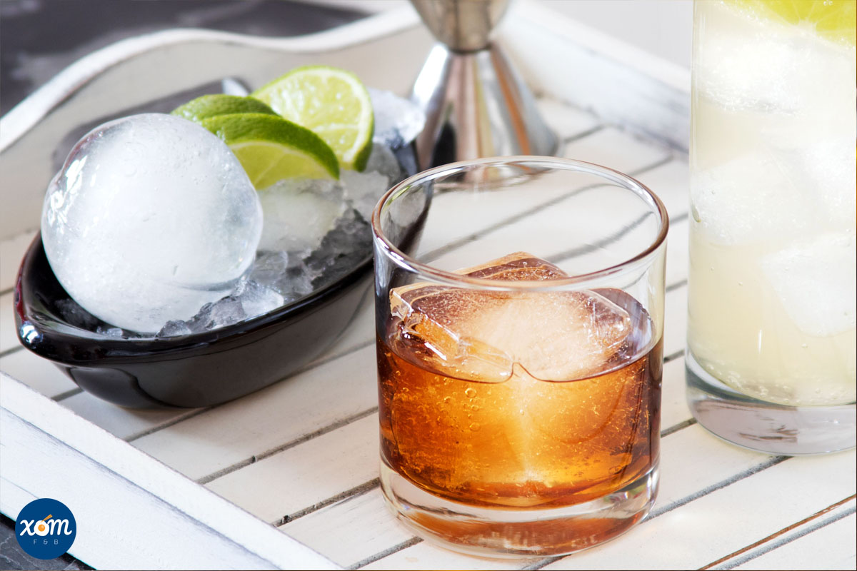 Các Loại Đá Dùng Trong Pha Chế Cocktail