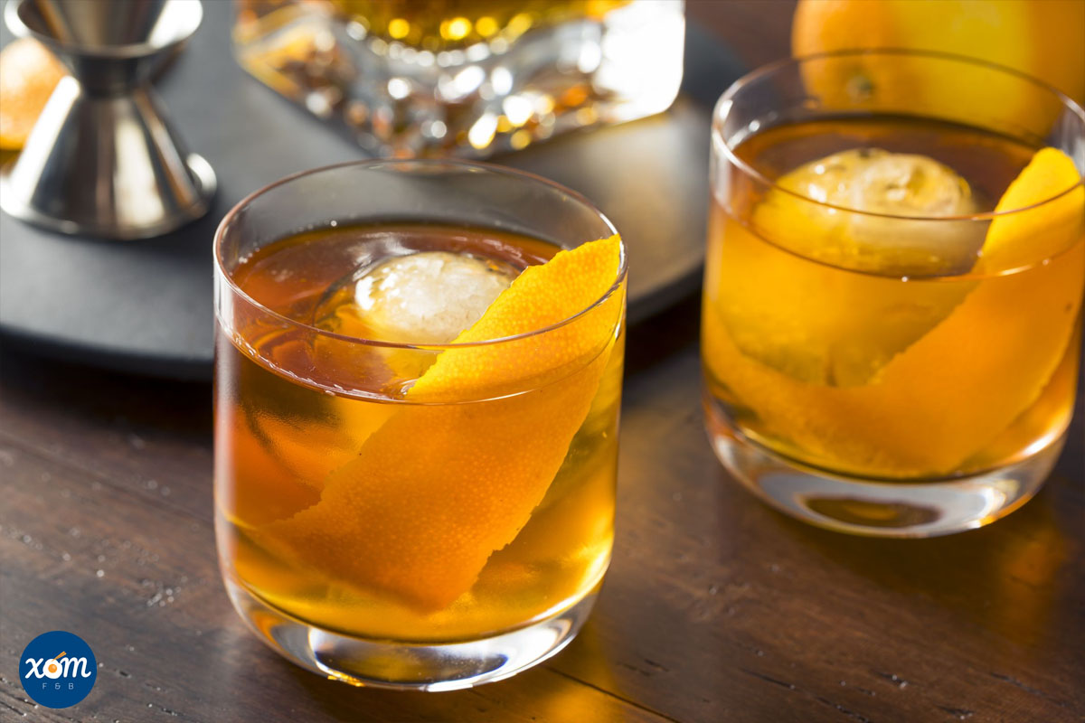 Các Loại Đá Dùng Trong Pha Chế Cocktail