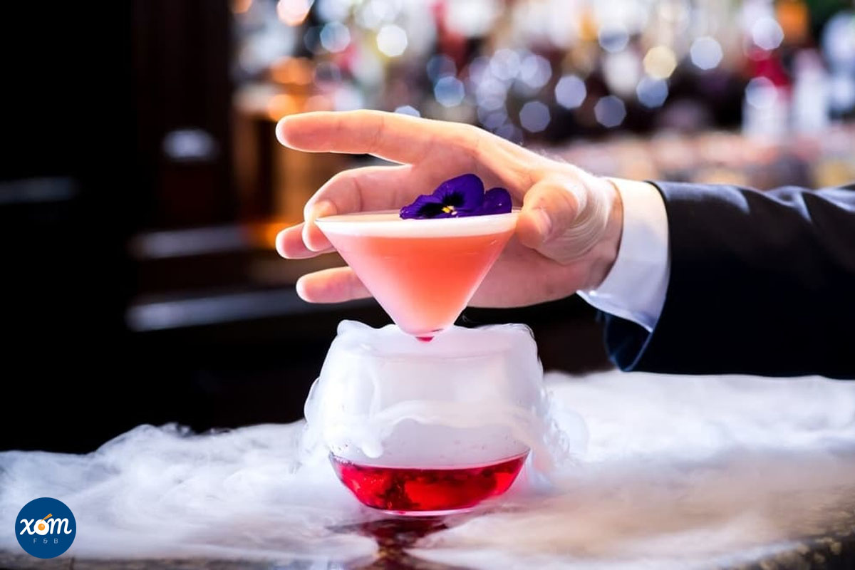 Các Loại Đá Dùng Trong Pha Chế Cocktail